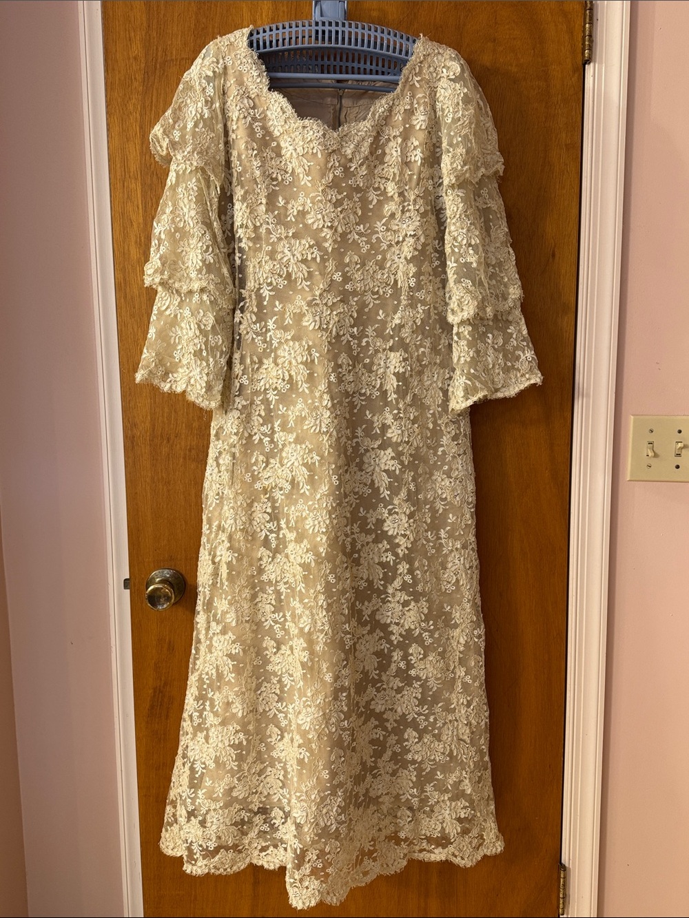 Elegant 1970’s Vintage Ivory Lace A-line Dress with Tiered Sleeves
